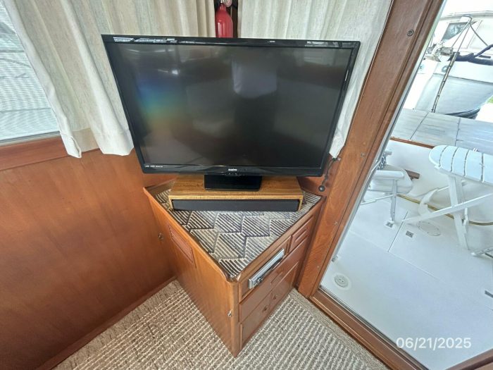 salon, Grand Banks 36 Europa, trawler for sale