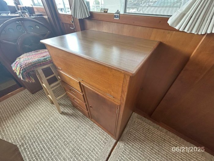 salon, Grand Banks 36 Europa, trawler for sale