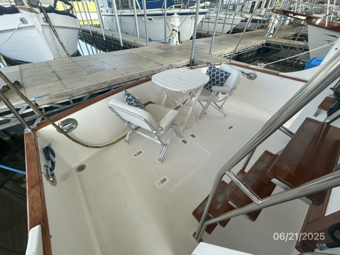 cockpit, Grand Banks 36 Europa, trawler for sale