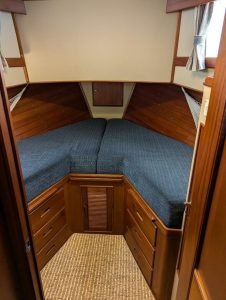 bed, Grand Banks 36 Europa, trawler for sale
