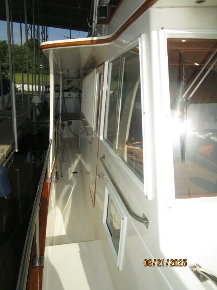 deck, Grand Banks 36 Europa, trawler for sale
