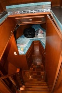 bed, Defever 44, trawler for sale