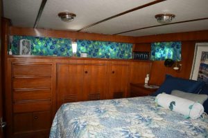 bed, Defever 44, trawler for sale