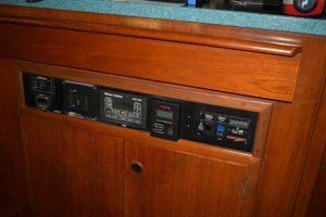 navigation station, Defever 44, trawler for sale