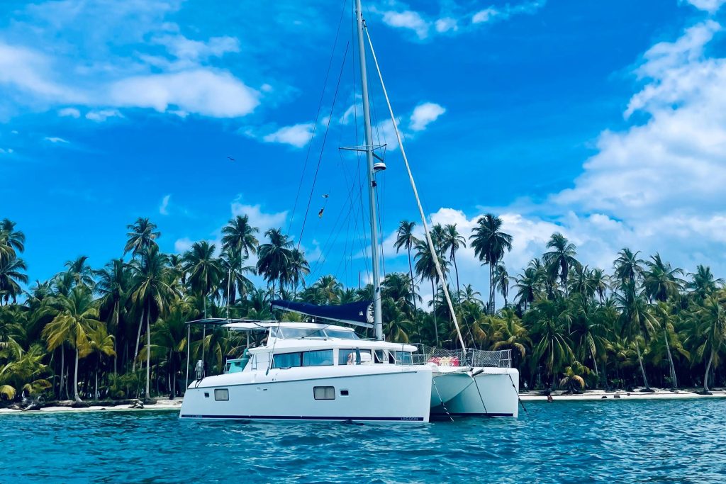 Lagoon 420 Hybrid, catamaran for sale