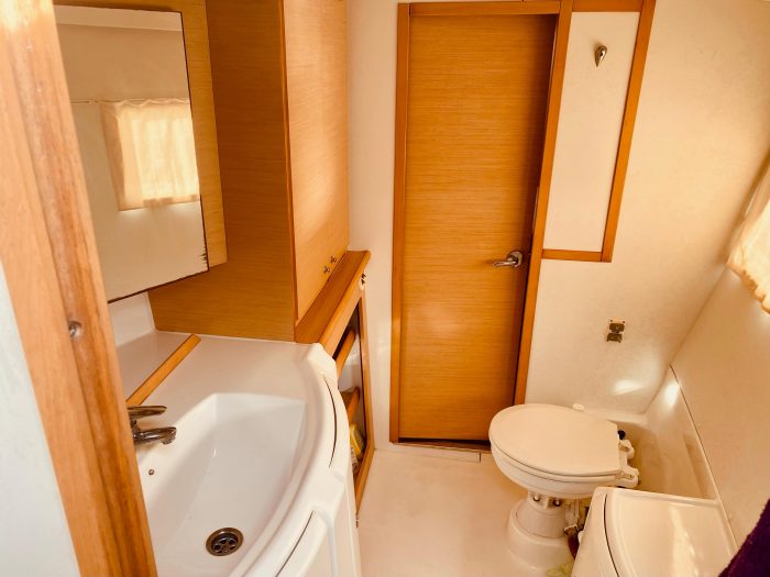bath, Lagoon 420, catamaran for sale