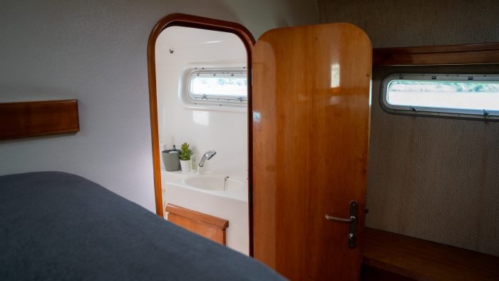 bath, Privilege 435, catamaran for sale
