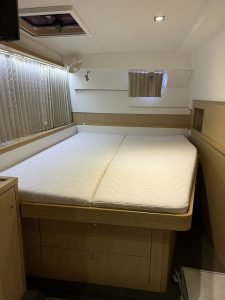 bed, Lagoon 400, catamaran for sale