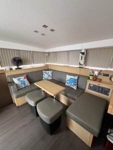 salon, Lagoon 400, catamaran for sale