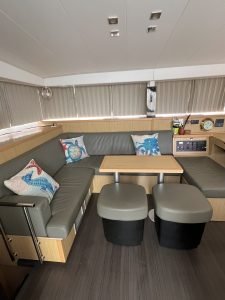 salon, Lagoon 400, catamaran for sale