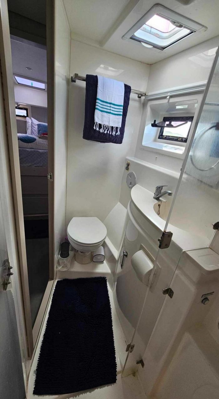 bath, Leopard 48, catamaran for sale
