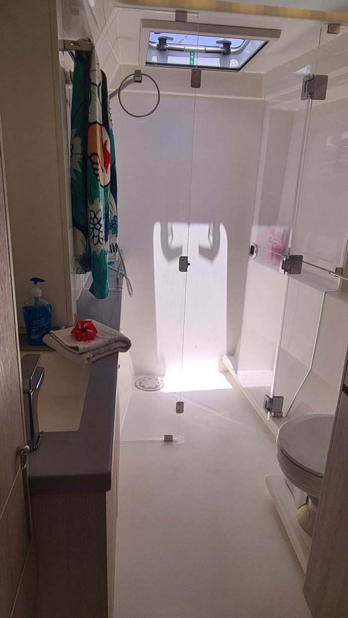 bath, Leopard 45, catamaran for sale