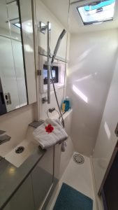 bath, Leopard 45, catamaran for sale