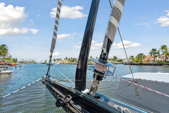 deck, MC 62, catamaran for sale
