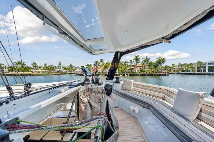 deck, MC 62, catamaran for sale
