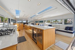 salon, MC 62, catamaran for sale