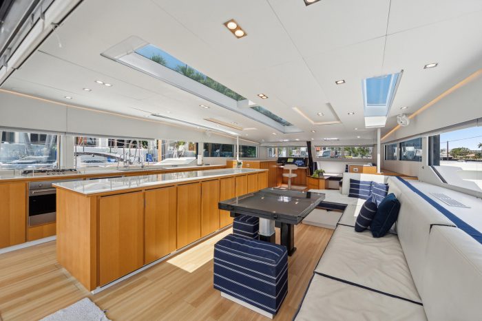 salon, MC 62, catamaran for sale