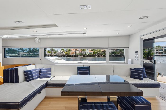 salon, MC 62, catamaran for sale