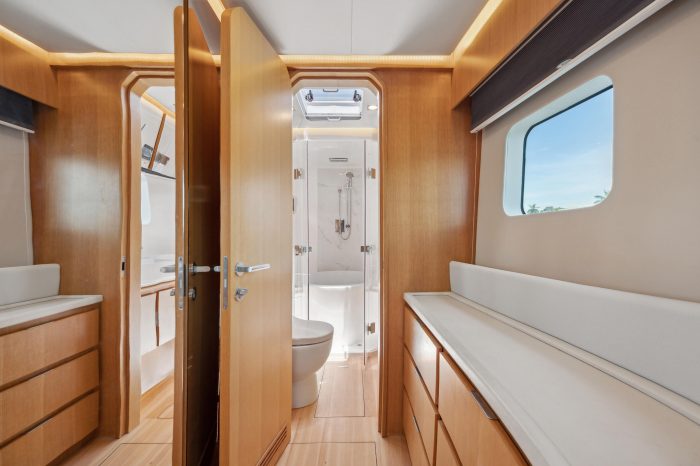 bath, MC 62, catamaran for sale