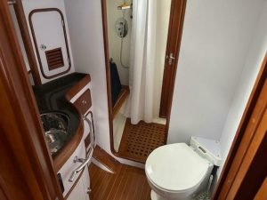 bath, Passport 545, sailboat for sale