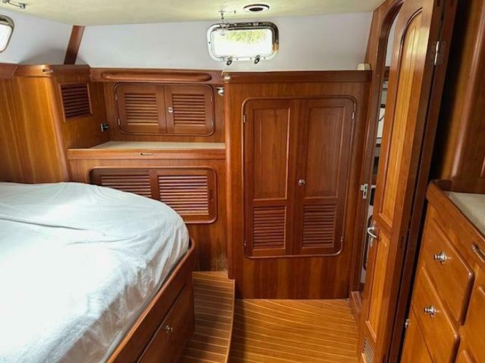 bed, Passport 545, sailboat for sale