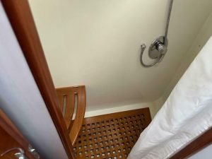 bath, Passport 545, sailboat for sale