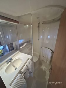 bath, Trojan 400, trawler for sale