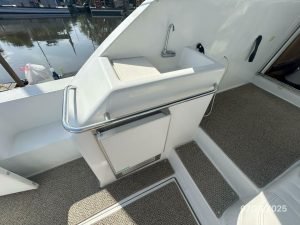 cockpit, Trojan 400, trawler for sale