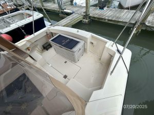 cockpit, Mainship 34, trawler for sale