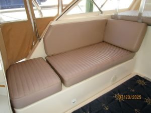 cockpit, Mainship 34, trawler for sale