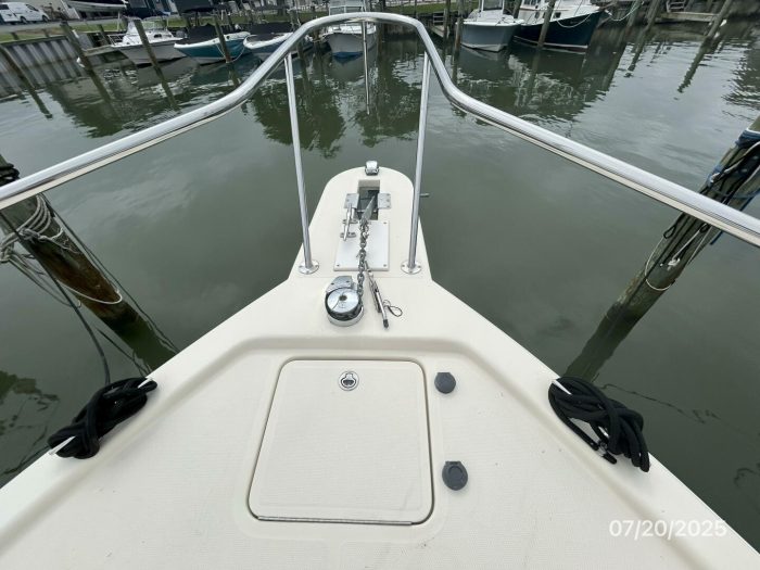 deck, Mainship 34, trawler for sale
