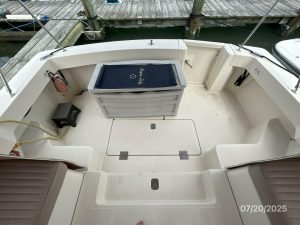 cockpit, Mainship 34, trawler for sale