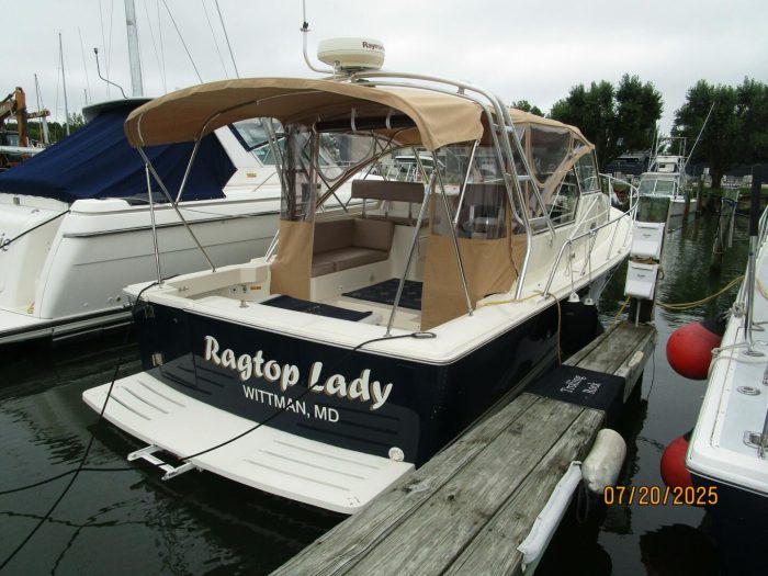 cockpit, Mainship 34, trawler for sale