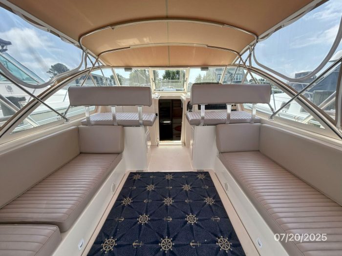 cockpit, Mainship 34, trawler for sale