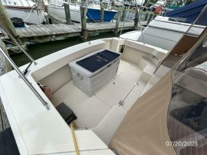 cockpit, Mainship 34, trawler for sale