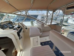 helm, Mainship 34, trawler for sale