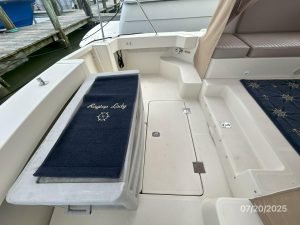 cockpit, Mainship 34, trawler for sale