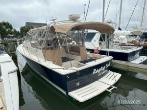 cockpit, Mainship 34, trawler for sale