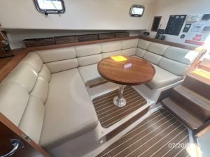 salon, Mainship 34, trawler for sale