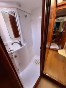 bath, Leopard 44, catamaran for sale