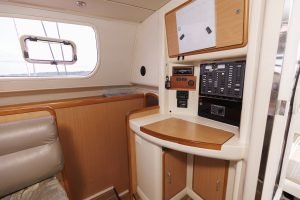 salon, Leopard 43, catamaran for sale