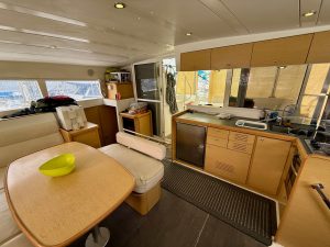 salon, Lagoon 421, catamaran for sale