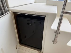 exterior, Lagoon 421, catamaran for sale