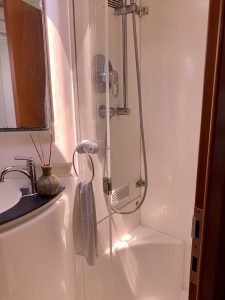 bath, Leopard 46, catamaran for sale