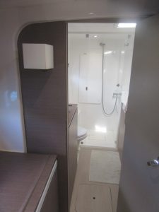bath, Bali 4.1, catamaran for sale