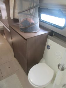 bath, Bali 4.1, catamaran for sale