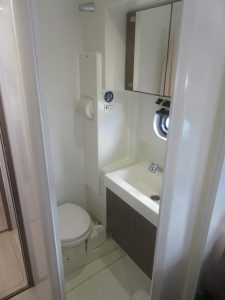 bath, Bali 4.1, catamaran for sale