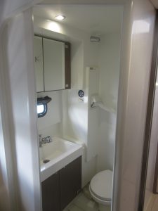 bath, Bali 4.1, catamaran for sale