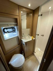 bath, Bali 4.4, catamaran for sale