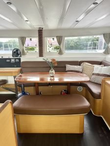 salon, Lagoon 420, catamaran for sale